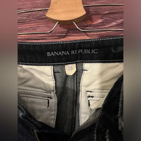 Banana republic Dark Washed, Straight Legged. Size 28. - Picture 6 of 6
